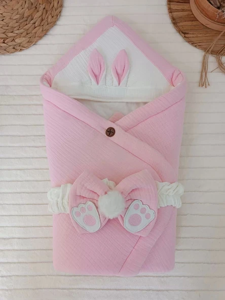 Eterelle Yenidoğan 4 Kat Müslin Kumaş Kulaklı Patili Fiyonk Bebek Battaniyesi Kundak Pembe