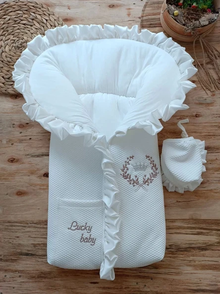 Eterella Yenidoğan Ultralüks Fermuarlı Ve Cepli Lucky Baby Nakışlı Bebek Battaniyesi Kundak Ekru