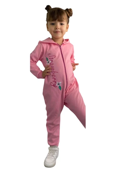 Kız Bebek Üzerinde Çilek Yazı ve Baskılı Önü Fermuarlı Kapüşonlu Pembe Tulum ürün görseli