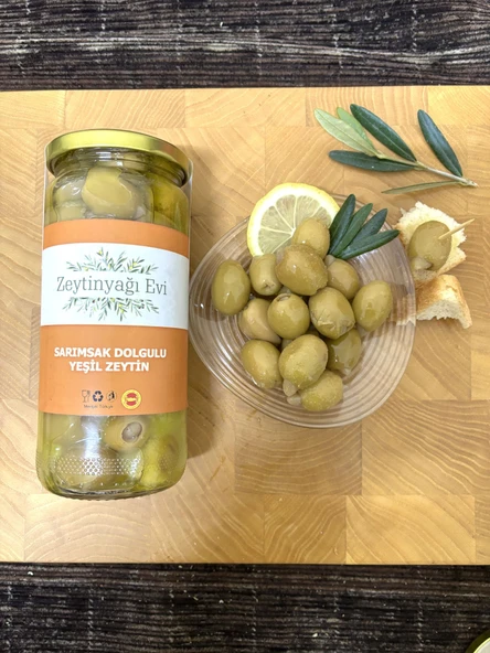Yöresel Lezzetler Zeytinyağında Marine Edilmiş Sarımsak Dolgulu Yeşil Zeytin 450 Gram