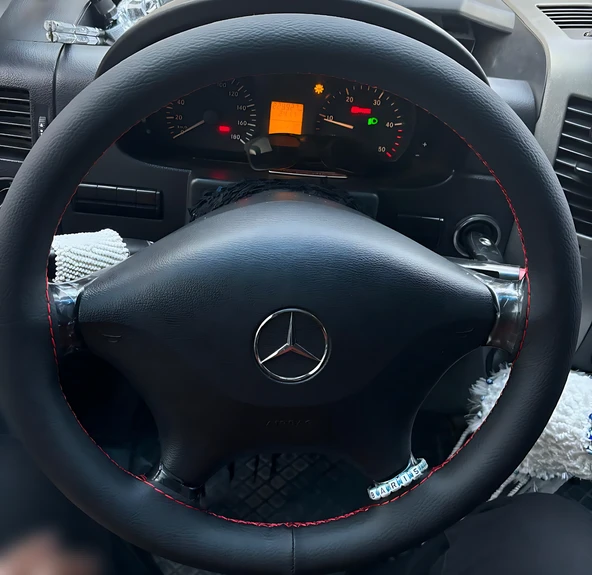 DİKİŞLİ DİREKSİYON KILIFI İTHAL SİYAH DERİ KIRMIZI DİKİŞLİ MERCEDES SPRİNTER 2013 ONCESİ