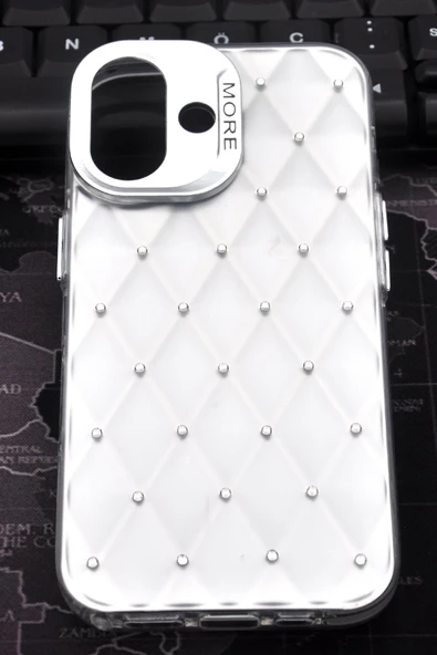 iPhone 16 Uyumlu Baklava Desenli Pırlanta Taşlı Sert Kapak Kılıf Beyaz - Resim 2