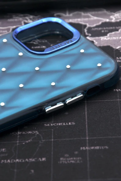 iPhone 15 Pro Max Uyumlu Baklava Desenli Pırlanta Taşlı Sert Kapak Kılıf Petrol Mavi - Resim 4