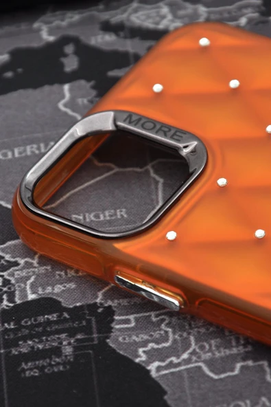 iPhone 13 Uyumlu Baklava Desenli Pırlanta Taşlı Sert Kapak Kılıf Turuncu - Resim 3