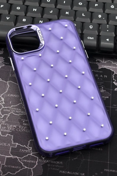 iPhone 15 Pro Max Uyumlu Baklava Desenli Pırlanta Taşlı Sert Kapak Kılıf Mor ürün görseli