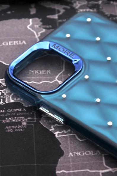 iPhone 15 Pro Max Uyumlu Baklava Desenli Pırlanta Taşlı Sert Kapak Kılıf Petrol Mavi - Resim 3