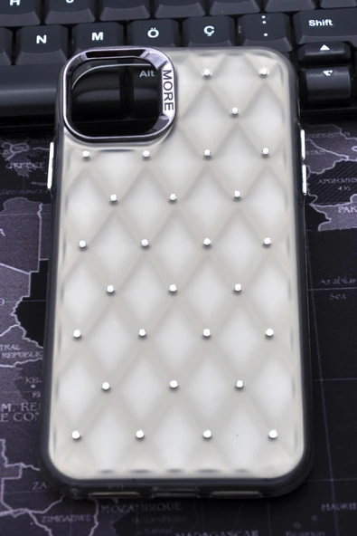 iPhone 14 Plus Uyumlu Baklava Desenli Pırlanta Taşlı Sert Kapak Kılıf Gri - Resim 2