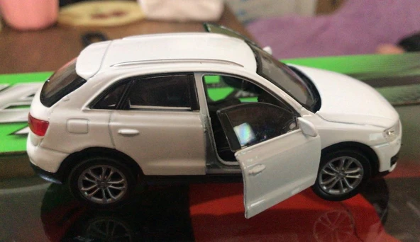 Oyuncak Model Metal Araba 1/36 Çek Bırak Beyaz Audi Q3 Jeep - 4