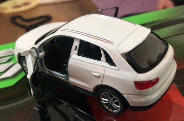 Oyuncak Model Metal Araba 1/36 Çek Bırak Beyaz Audi Q3 Jeep - 2