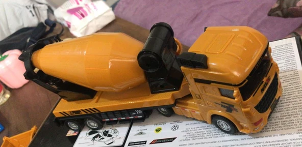 Oyuncak Koleksiyon İş makinaları Mikser Kamyonu Beton Dökücü 25 cm - 2