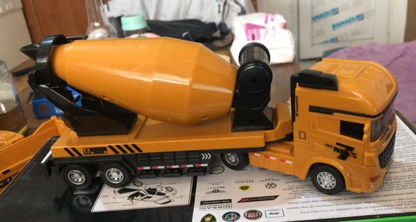 Oyuncak Koleksiyon İş makinaları Mikser Kamyonu Beton Dökücü 25 cm