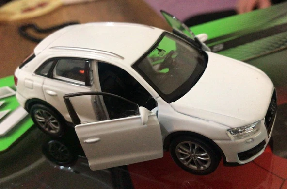 Oyuncak Model Metal Araba 1/36 Çek Bırak Beyaz Audi Q3 Jeep - 5