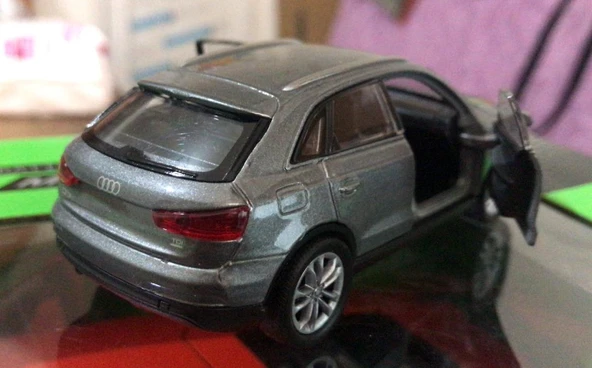 Oyuncak Model Metal Araba 1/36 Çek Bırak Gri Audi Q3 Jeep - 2