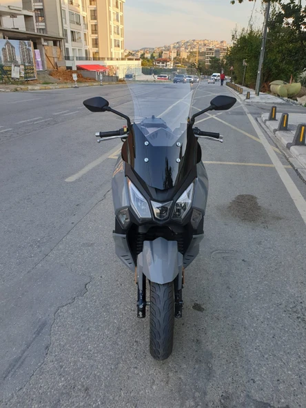 MOTOCAM Sym Joyride 300 Siperlik Ön Cam 2023 2024 Model 65cm Şeffaf Renkli 4mm ORTA BOYLU CAM