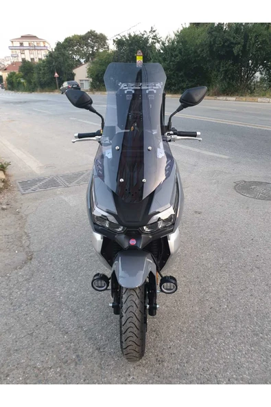 MOTOCAM RKS Freccia 150 Siperlik Ön Cam 2022 2024 Model 65cm Açıkfüme Renkli 4mm ORTA BOYLU CAM