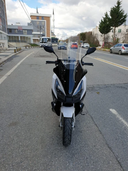 MOTOCAM Volta Apec Apx7 Siperlik Ön Cam 2024 Model 78cm şeffaf Renkli 4mm UZUN CAM