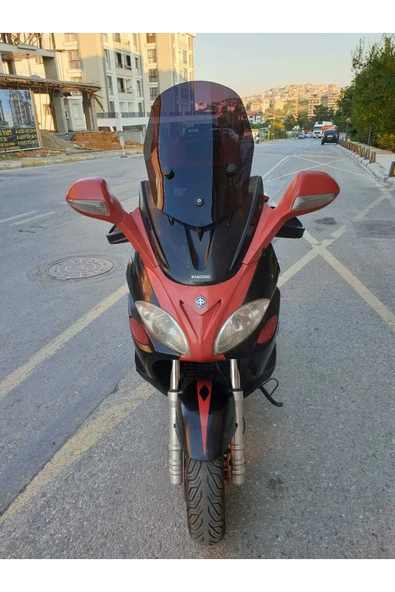 MOTOCAM Piaggio X9 Siperlik Ön Cam 2004 2007 Model 49cm Siyah Renkli 4mm ORTA BOYLU CAM
