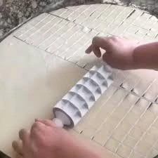 Best 7 Bıçaklı Kare Mantımatik Mantı Kesici Merdane Mantı Kesme Aparatı - 4