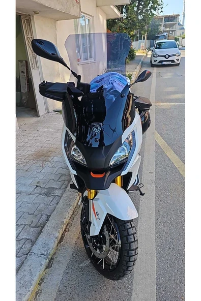 MOTOCAM Peugeot Xp 400 Siperlik Ön Cam 2023 2024 Model 55cm Açıkfüme Renkli 4mm KISA SPOR CAM