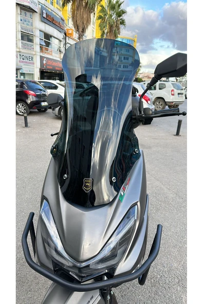 MOTOCAM Kuba Newlight PRO Siperlik Ön Cam 2023 2024 Model 68cm siyah Renkli 4mm ORTA BOYLU CAM
