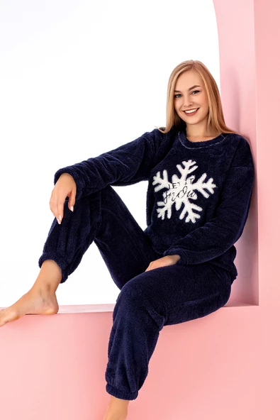 Nisanca Desenli Tam Peluş Kışlık Yılbaşı Kadın Pijama Takımı - 5