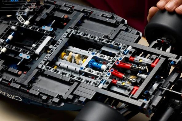 LEGO 42206 Oracle Red Bull Yarış RB20 F1 Araba - Resim 5