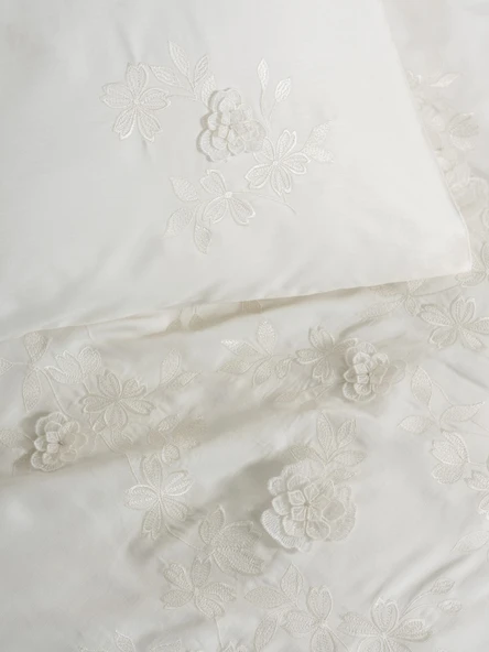 Cotton Box 3D Nakışlı Saten Çift Kişilik Nevresim Takımı Chic Ekru - Resim 3