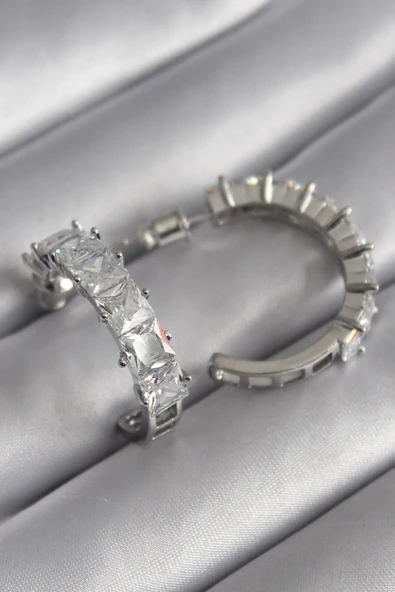 Pirinç Gümüş Renk Zirkon Taşlı Halka Model Kadın Küpe ürün görseli