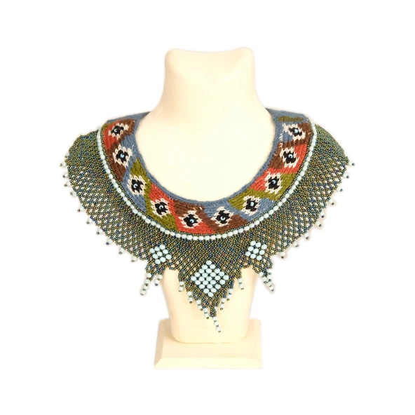 Triko İşlemeli Boncuk Örgülü Kolye