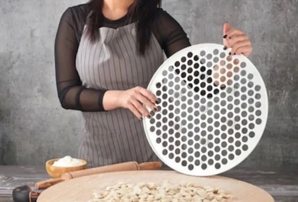 MyBru Pratik Sert Plastik 42 Cm Tek Seferde 200 Adet Mantı Kesme Aparatı