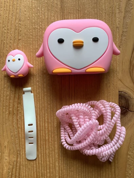 Brokoli Home  İphone 18w/20w Uyumlu Şarj Aleti Kılıfı, Şarj Kablo Koruyucu, Şarj Koruyucu Kılıfı Pembe penguen - 4