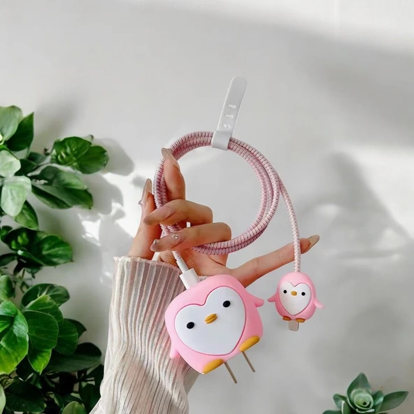 Brokoli Home  İphone 18w/20w Uyumlu Şarj Aleti Kılıfı, Şarj Kablo Koruyucu, Şarj Koruyucu Kılıfı Pembe penguen - 3