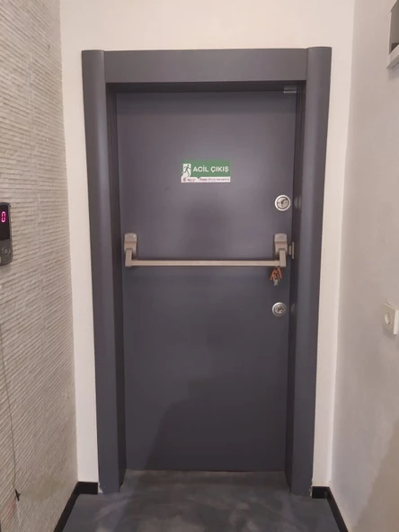 TSE Sertifikalı Yangın Kapıları, Antrasit Renk Panikbarlı Yangın Kapıları