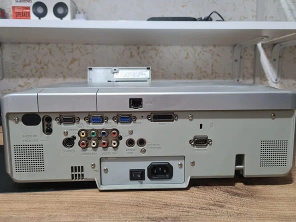 HİTACHİ CP X605 SIFIR LAMBALI 4000 ANSİLÜMEN  1 YIL GARANTİLİ ADINIZA FATURALI - 3
