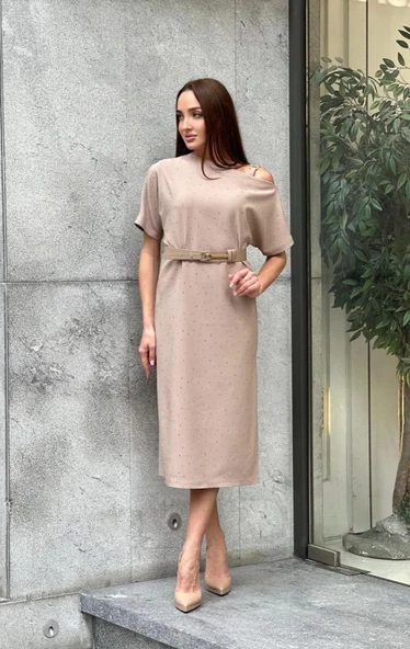 Trend Kadın Minimalist Şıklığın Renkli Dokunuşları Omuz Detaylarıyla Fark Yaratan Tasarım - 5