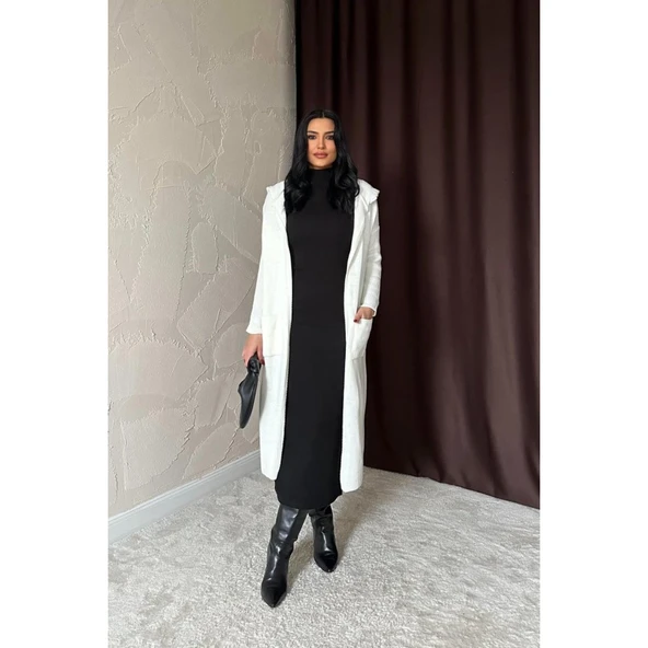 Beyaz Arkası Yazılı Hırka