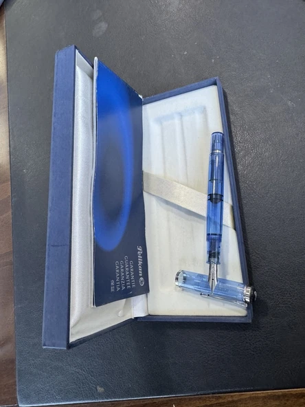 Pelikan Classic Series M205 Blue Transparent Fountain Pen - 2