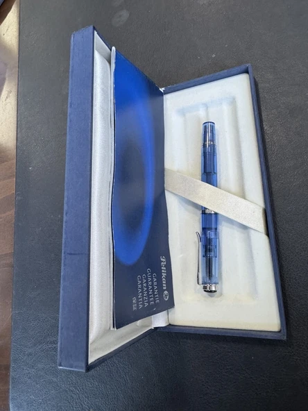 Pelikan Classic Series M205 Blue Transparent Fountain Pen - 5