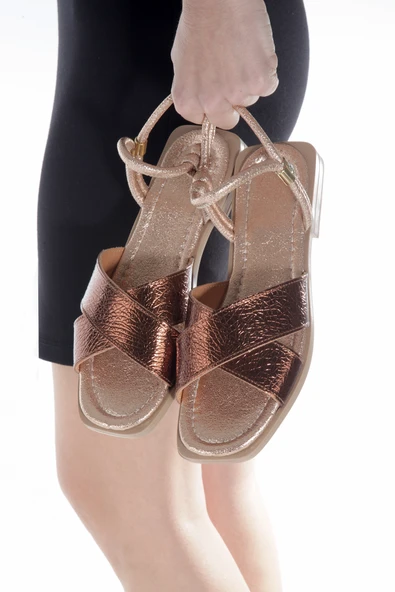 MİA028-3010 Hakiki Deri Kadın Günlük Konforlu BRONZ Tatil Sandalet - Resim 2