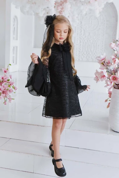 Kız Çocuk Boydan Üzeri Dantel İşlemeli Fiyonk Detaylı İspanyol Kollu Siyah Elbise ürün görseli