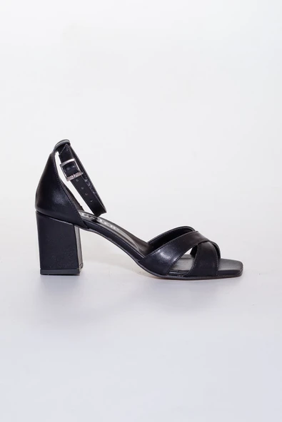 Dilimler Ayakkabı Çapraz Kalın Bant Siyah Kadın Topuklu Sandalet - Resim 2