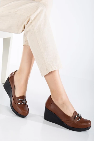 Kadın Dolgu Topuklu Ayakkabı Taba Yüzlü Tokalı - Resim 2