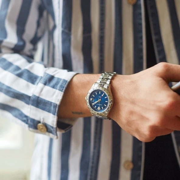 Versace VRSCV11010015 Erkek Kol Saati - Resim 2