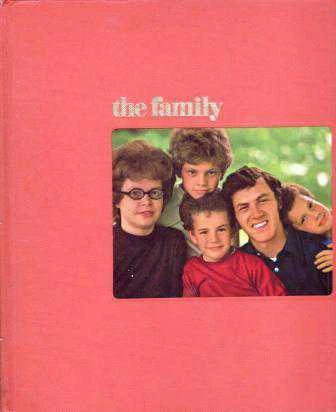 Human Behavior The Family - 1974 Yılı Bez Ciltli, Kuşe Kağıda, Renkli, Resimli, İlk Baskısı