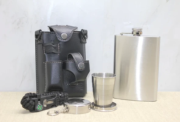 Deri Kılıflı Shot Bardaklı Matara Alk3913 ürün görseli