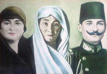 Atatürk Resmi 9 (Ailesi İle) 40,5 X 34 Cm. Mukavva
