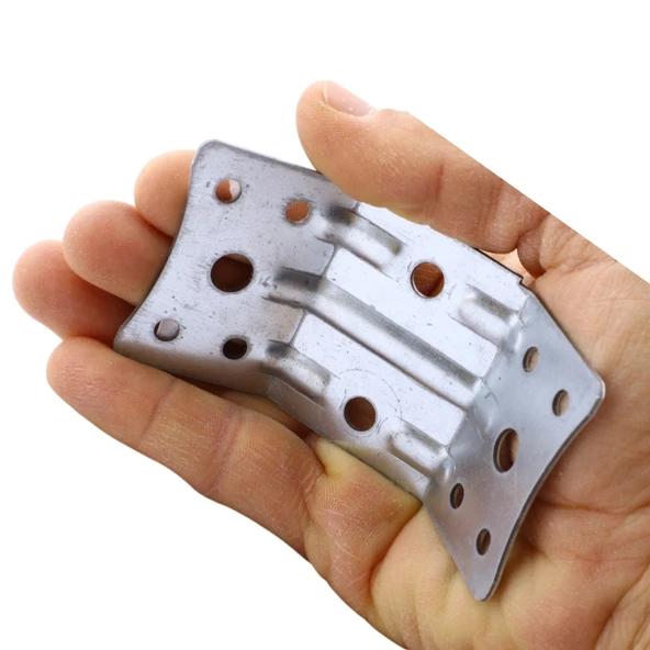 Açılı Köşe Birleştirme 135° Bağlantı Aparatı 4 Adet Mobilya Köşebent Sacı Gönye Metal 35x35x50 mm - Resim 4