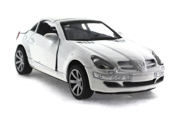 Çek Bırak Mercedes Benzeri Beyaz Metal Araba ürün görseli 1