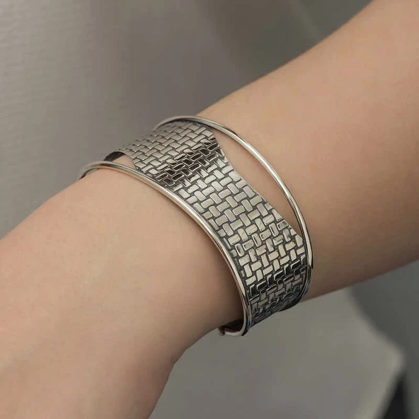 Gümüş Eskitme Desenli Bayan Bilezik - 3