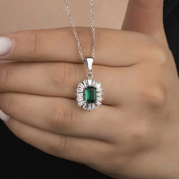 Gümüş Elmas Montür Zümrüt Taşlı Kadın Kolye - Resim 2